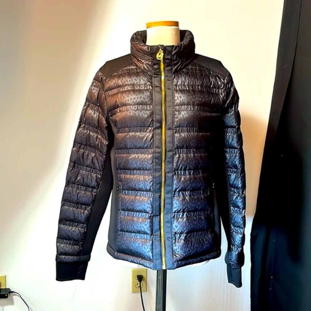 MICHAEL KORS Black Puffer Jacket with Packable Hoodie for Women L ❣️